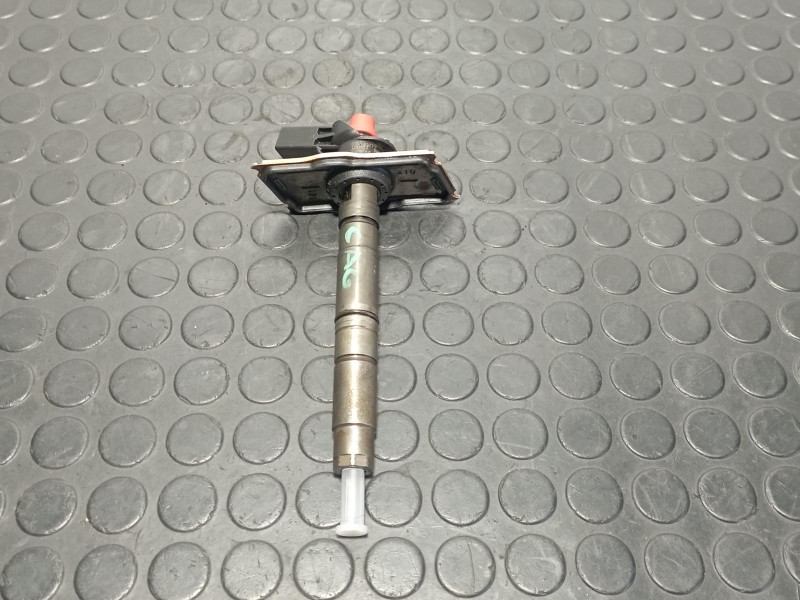 Recambio de inyector para audi q5 (8r) referencia OEM IAM 03L130277  