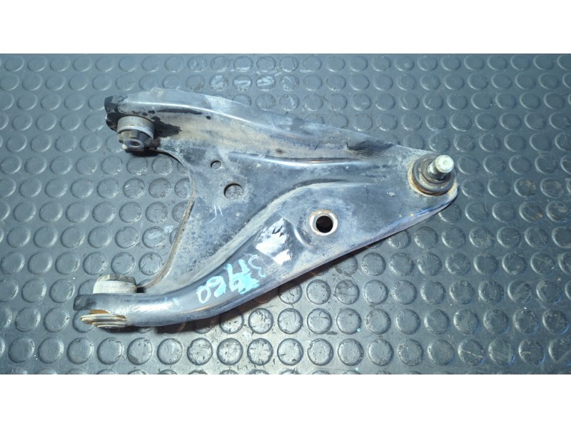 Recambio de brazo derecho inferior delantero para dacia sandero 1.0 tce referencia OEM IAM 545006023R  