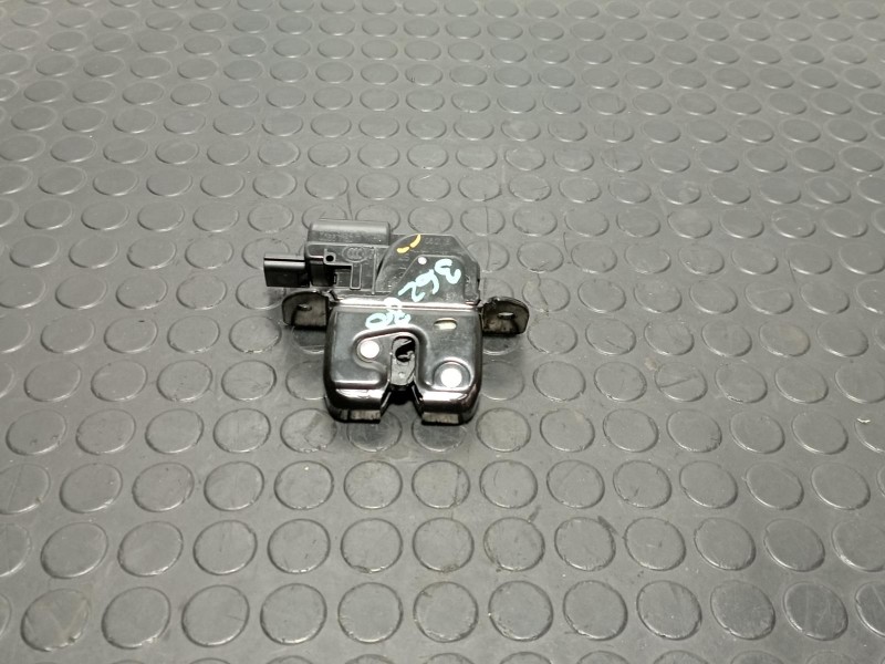 Recambio de cerradura maletero / porton para renault captur dynamique referencia OEM IAM 905039428R  