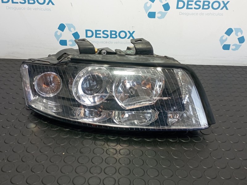 Recambio de faro derecho para audi a4 berlina (8e) 2.5 tdi referencia OEM IAM 084411146R  
