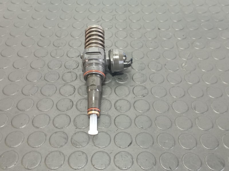 Recambio de inyector para volkswagen sharan (7m6/7m9) 1.9 tdi referencia OEM IAM 0414720038  