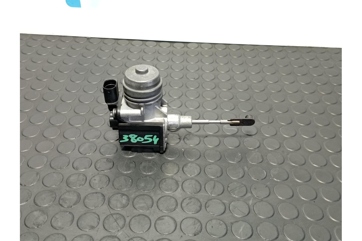 Recambio de motor electrico actuador para volkswagen golf vii lim. 1.2 tsi referencia OEM IAM 04E145725R  