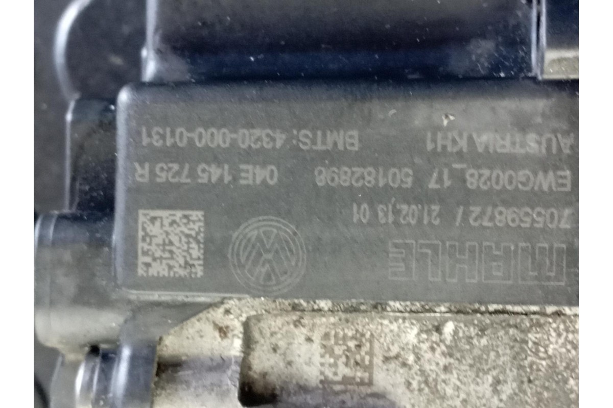 Recambio de motor electrico actuador para volkswagen golf vii lim. 1.2 tsi referencia OEM IAM 04E145725R  