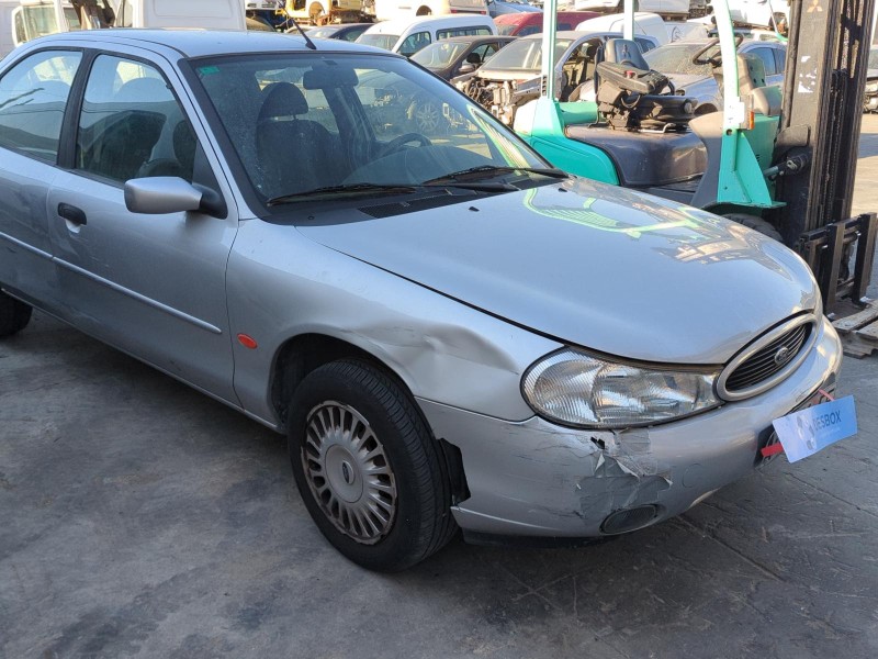 ford mondeo ii sedán del año 1999