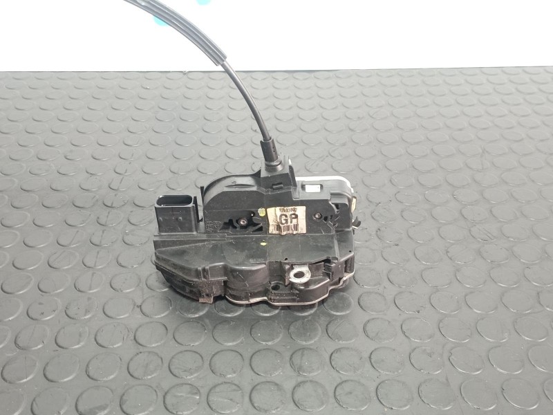 Recambio de cerradura puerta delantera derecha para opel insignia berlina 2.0 cdti referencia OEM IAM 13503802  