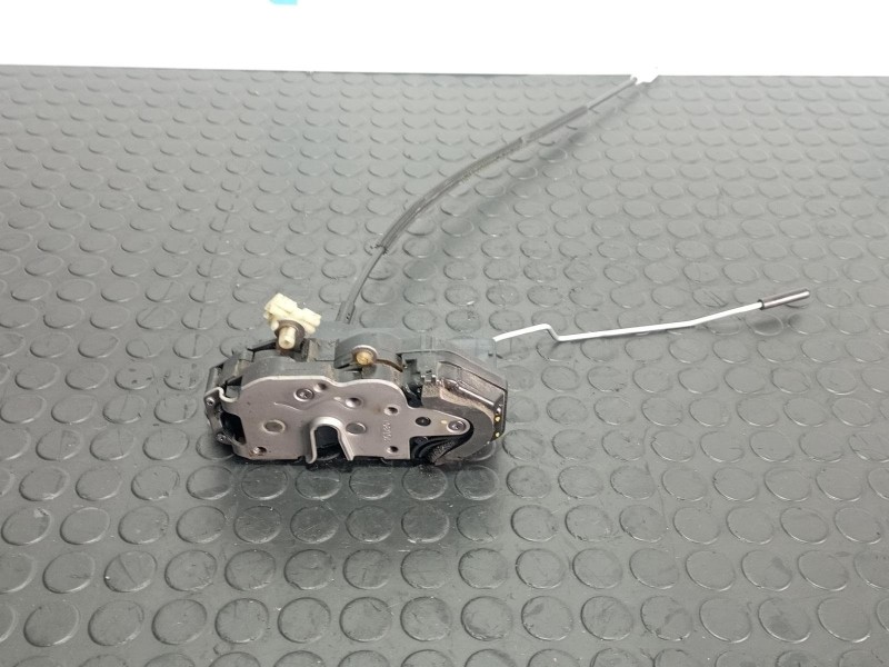 Recambio de cerradura puerta delantera izquierda para opel insignia berlina 2.0 cdti referencia OEM IAM 13503801  