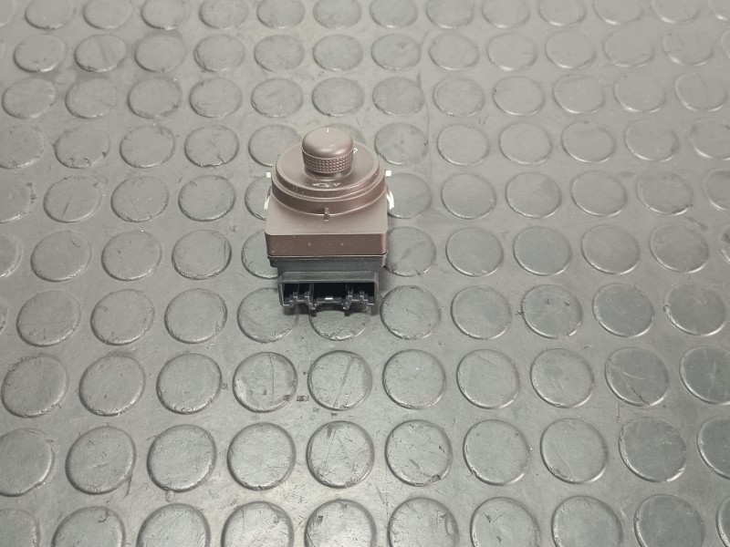 Recambio de mando retrovisor para opel insignia berlina 2.0 cdti referencia OEM IAM 13271834  