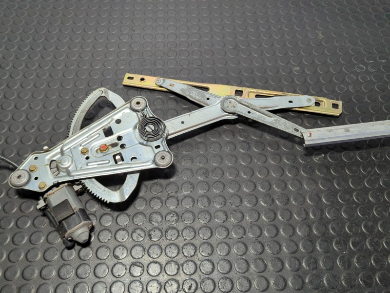 Recambio de elevalunas delantero izquierdo para mercedes-benz clase e (w124) coupe/cabrio referencia OEM IAM 7743000636  