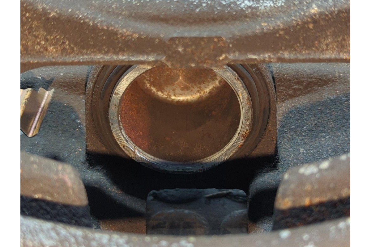 Recambio de pinza de freno trasera derecha para peugeot boxer furgoneta 2.2 bluehdi 140 referencia OEM IAM B617  