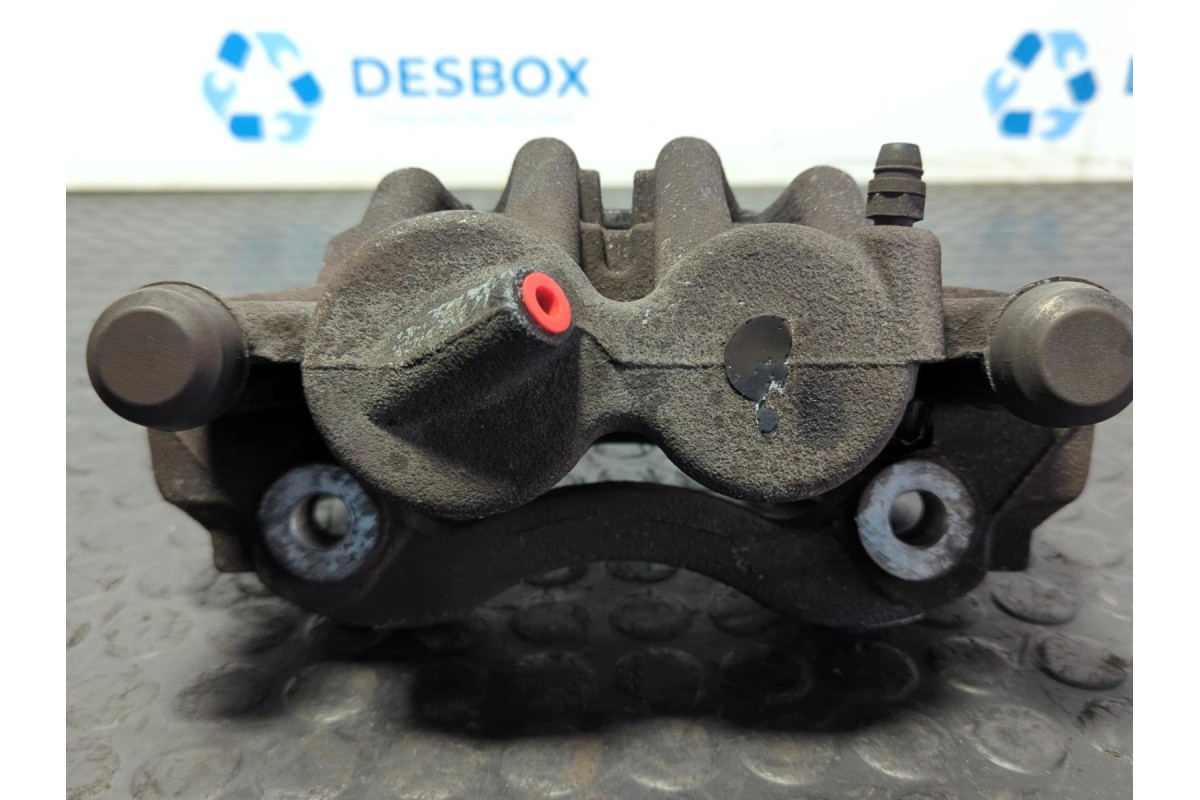 Recambio de pinza de freno delantera derecha para peugeot boxer furgoneta 2.2 bluehdi 140 referencia OEM IAM C068  
