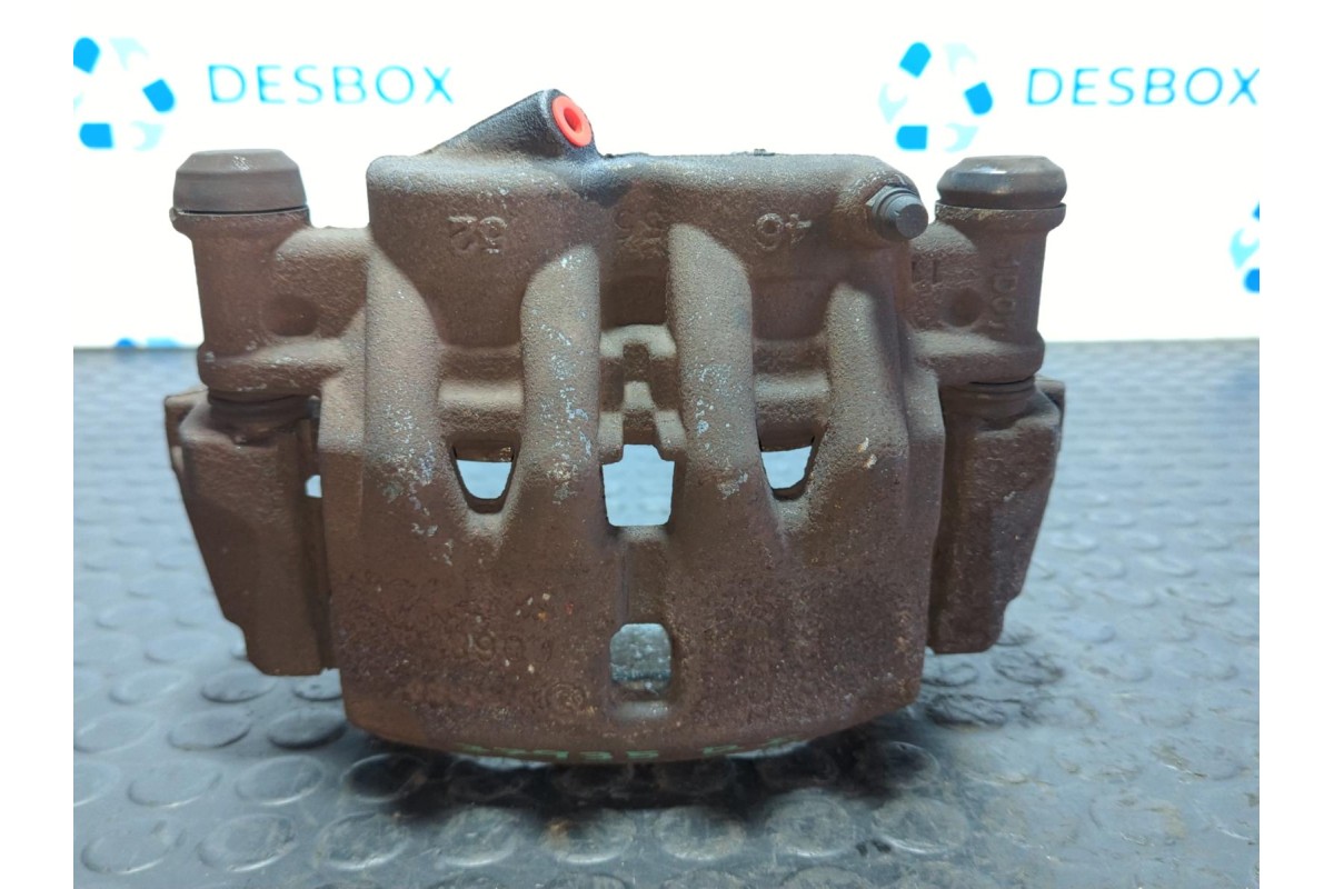 Recambio de pinza de freno delantera izquierda para peugeot boxer furgoneta 2.2 bluehdi 140 referencia OEM IAM C068  