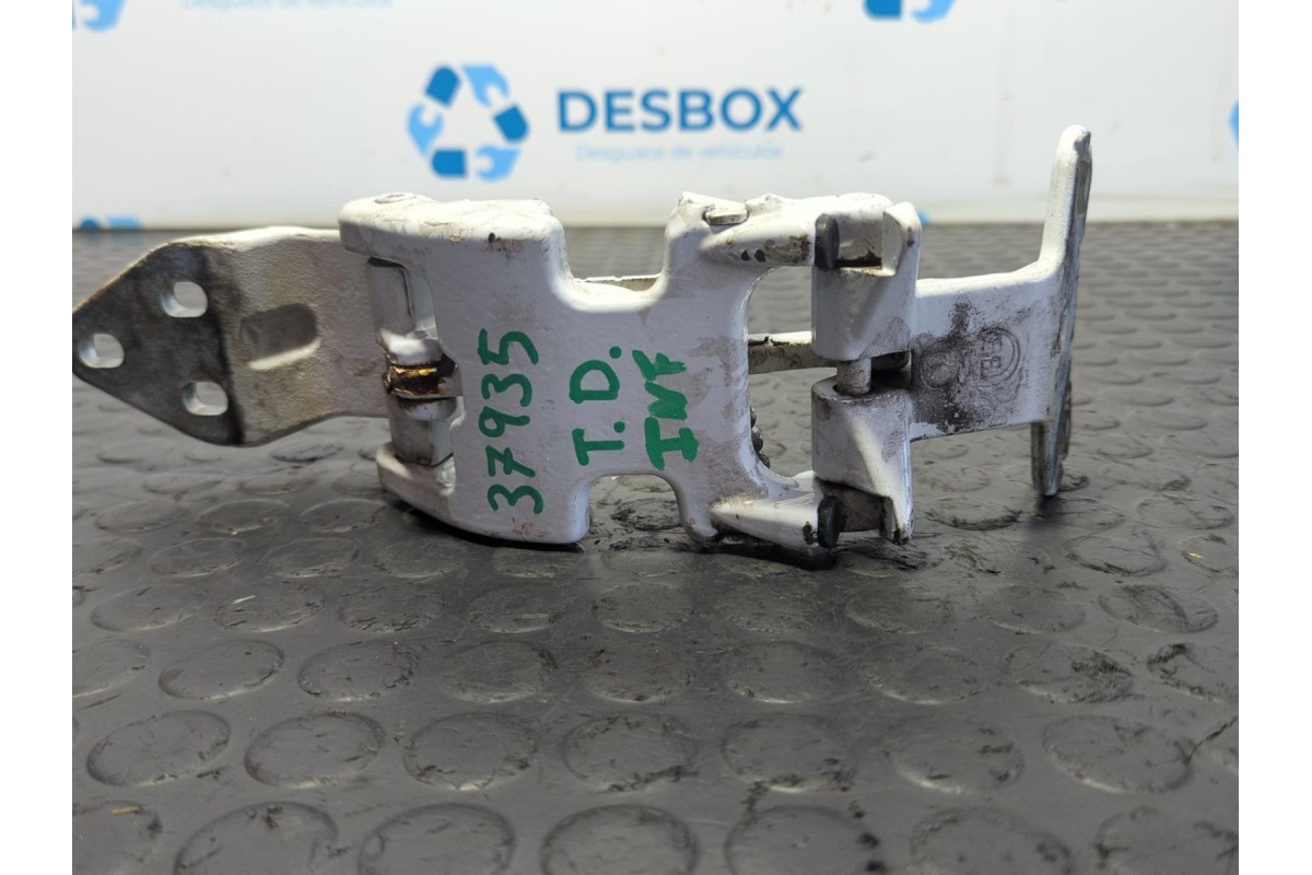 Recambio de bisagras puerta trasera derecha para peugeot boxer furgoneta 2.2 bluehdi 140 referencia OEM IAM D325-OL  