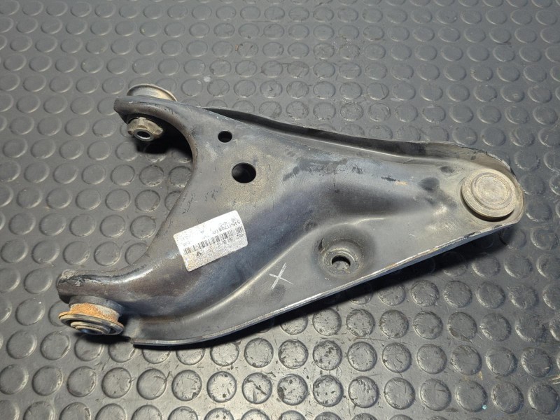 Recambio de brazo izquierdo inferior delantero para dacia sandero 1.0 tce referencia OEM IAM 545017081R  