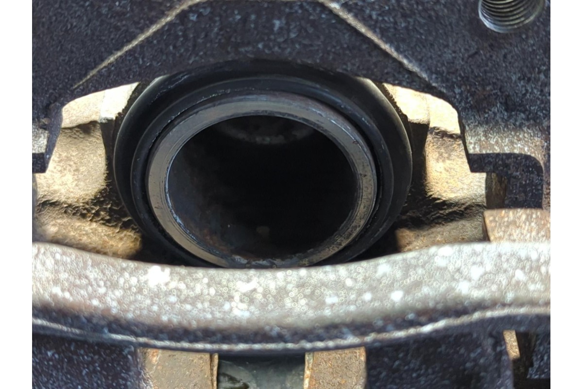 Recambio de pinza de freno delantera derecha para bmw serie 3 berlina (e30) 1.8 referencia OEM IAM 32321530  