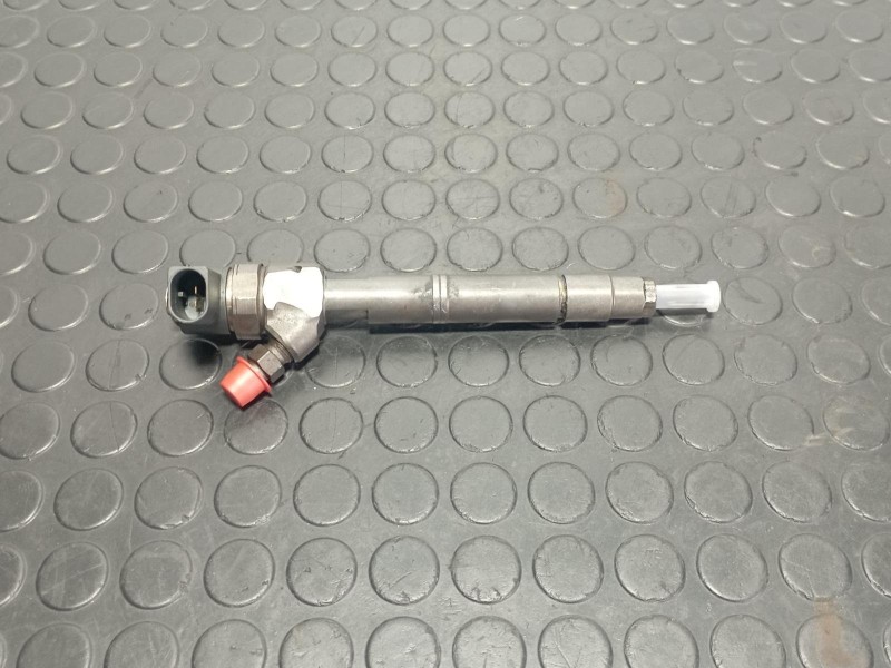 Recambio de inyector para mercedes-benz clase c (w203) berlina 220 cdi (203.006) referencia OEM IAM A6110700987  