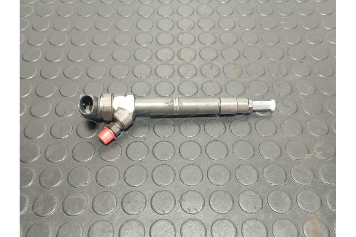 Recambio de inyector para mercedes-benz clase c (w203) berlina 220 cdi (203.006) referencia OEM IAM A6110700987  