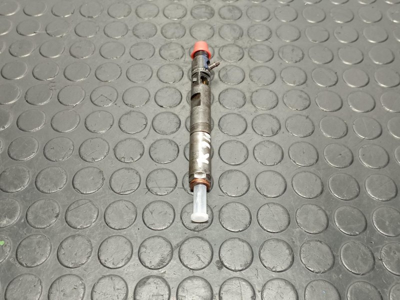 Recambio de inyector para renault kangoo k9k referencia OEM IAM H8200421897  