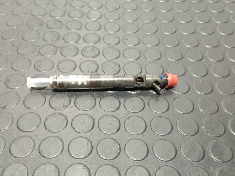 Recambio de inyector para renault kangoo k9k referencia OEM IAM H8200421897  