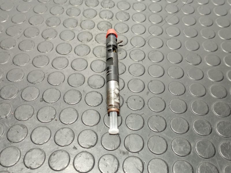 Recambio de inyector para renault kangoo k9k referencia OEM IAM H8200421897  