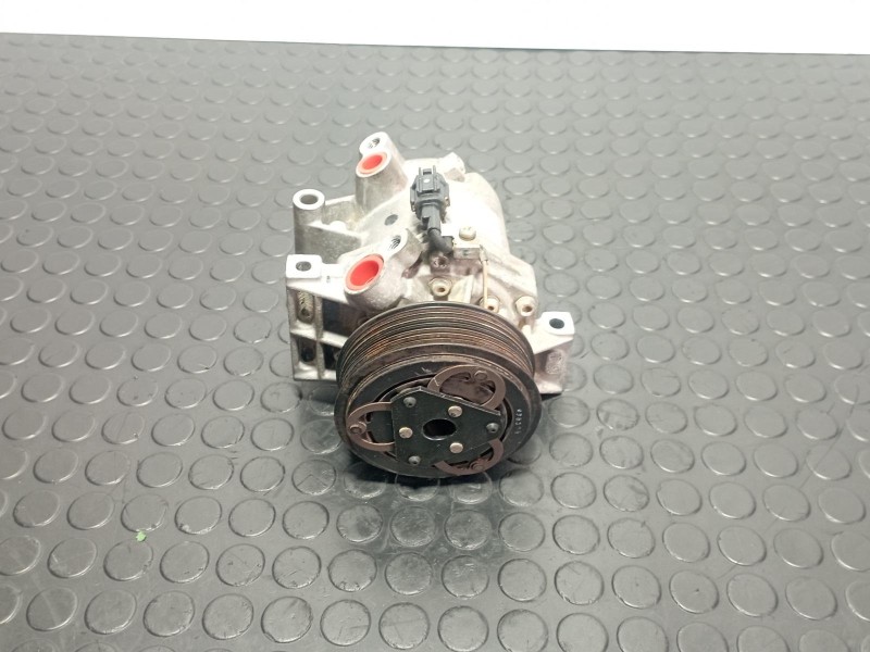 Recambio de compresor aire acondicionado para nissan note 1.2 3 cil referencia OEM IAM 926003VA5B  