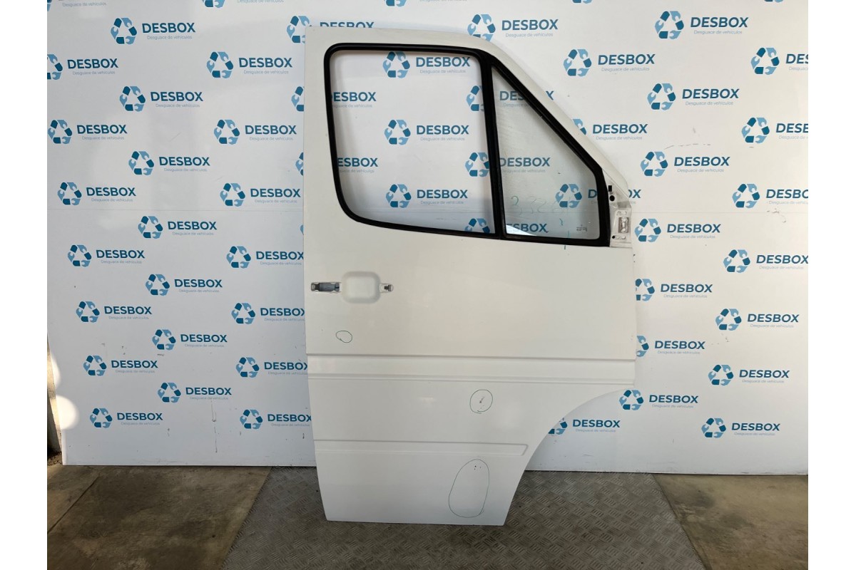 Recambio de puerta delantera derecha para mercedes-benz sprinter 02.00  caja abierta 2.2 cdi referencia OEM IAM   
