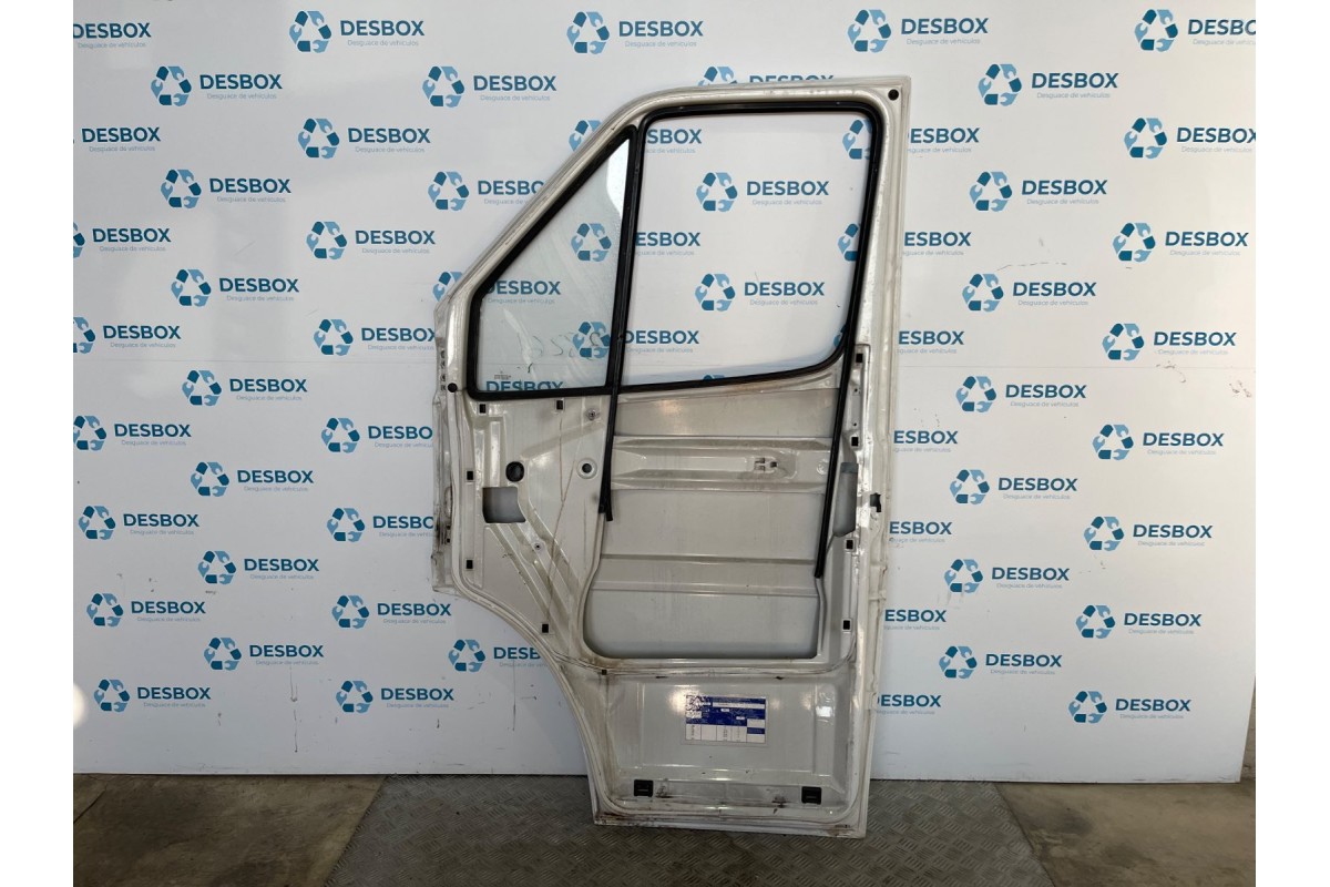 Recambio de puerta delantera derecha para mercedes-benz sprinter 02.00  caja abierta 2.2 cdi referencia OEM IAM   