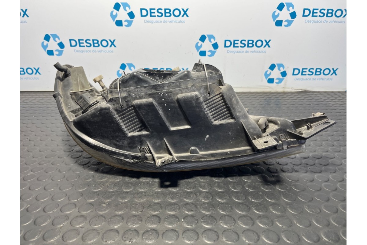 Recambio de faro izquierdo para mercedes-benz sprinter 02.00  caja abierta 2.2 cdi referencia OEM IAM 15053100  