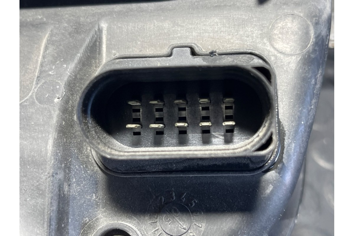 Recambio de faro izquierdo para mercedes-benz sprinter 02.00  caja abierta 2.2 cdi referencia OEM IAM 15053100  
