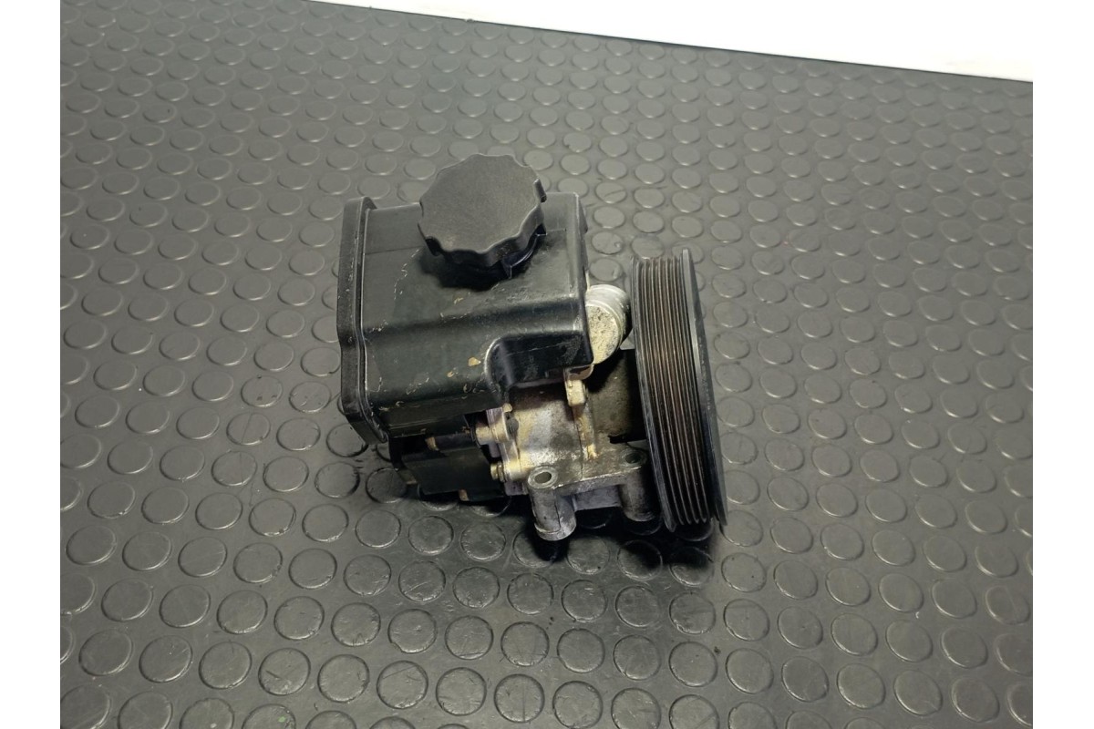 Recambio de bomba direccion para mercedes-benz sprinter 02.00  caja abierta 2.2 cdi referencia OEM IAM 0024667501  