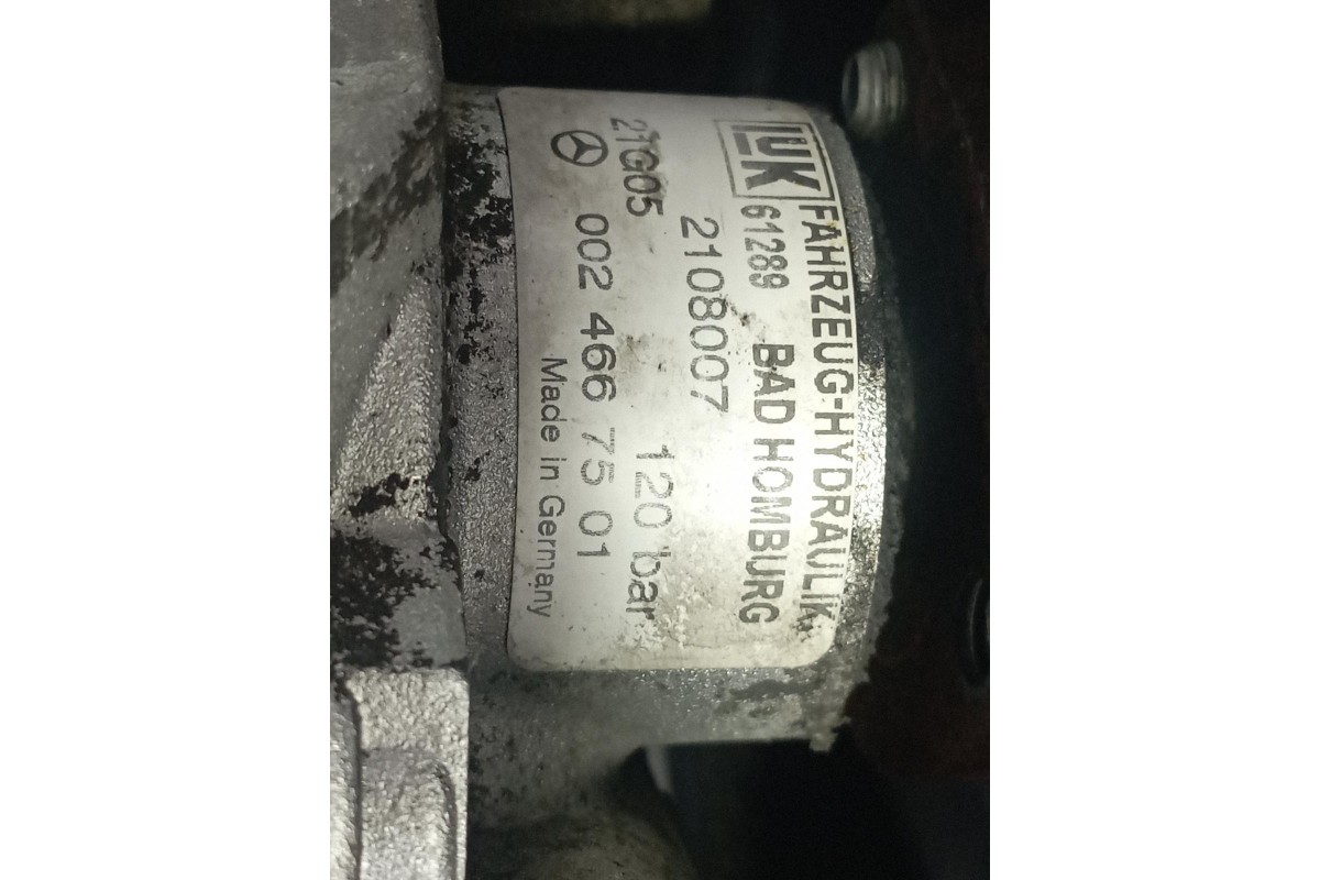 Recambio de bomba direccion para mercedes-benz sprinter 02.00  caja abierta 2.2 cdi referencia OEM IAM 0024667501  