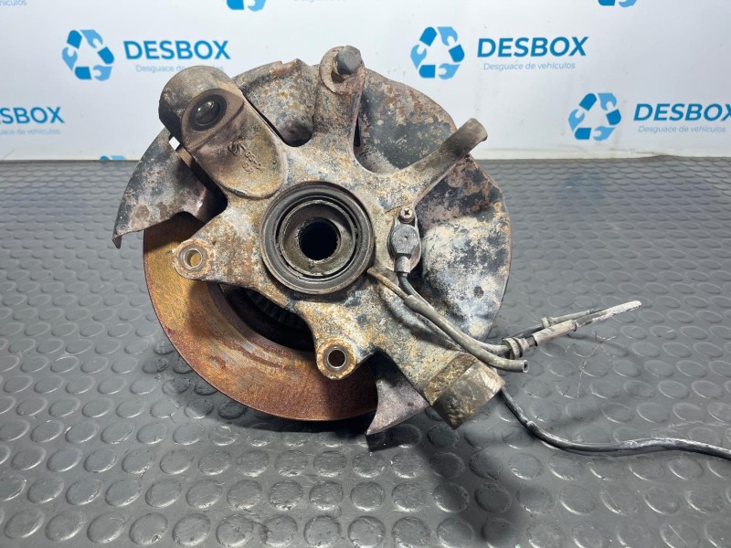 Recambio de mangueta delantera derecha para ssangyong musso 2.9 d referencia OEM IAM 9504SR  