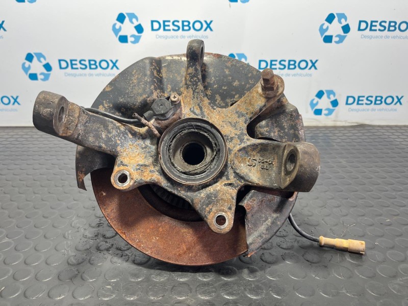 Recambio de mangueta delantera izquierda para ssangyong musso 2.9 d referencia OEM IAM 9504SL  
