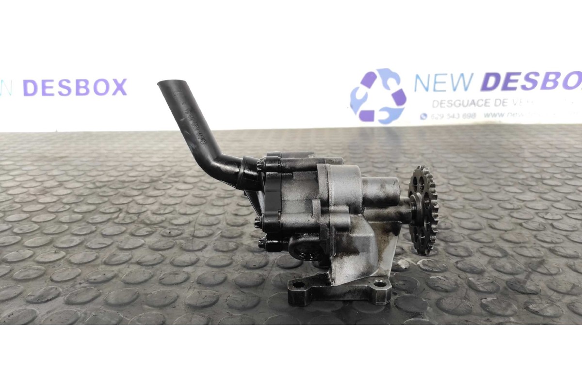 Recambio de bomba aceite para mercedes-benz vito caja cerrada 6.03  109 cdi compacto (639.601) referencia OEM IAM 6061810801  