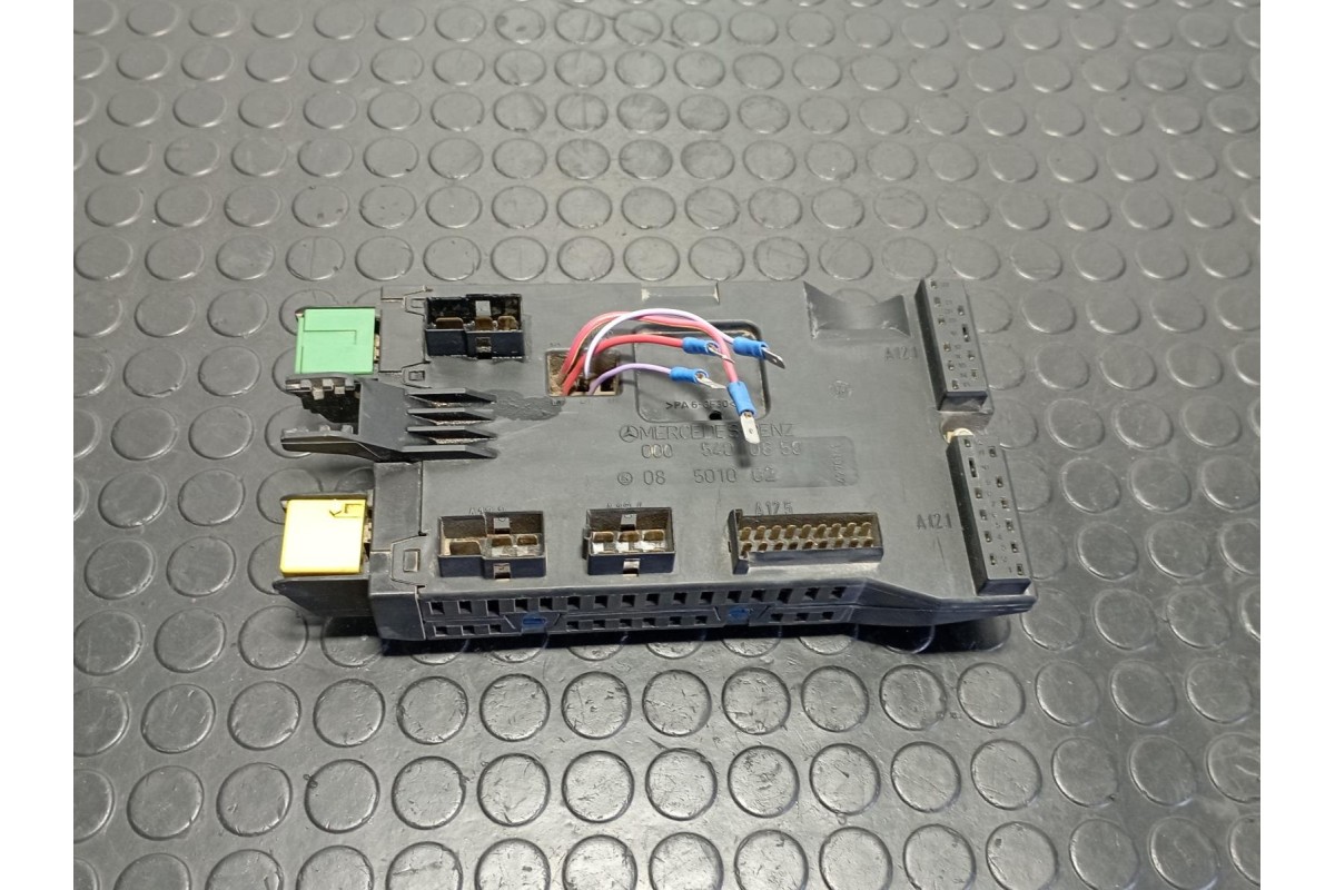 Recambio de caja reles / fusibles para mercedes-benz vito (w638) caja cerrada 2.3 diesel referencia OEM IAM 0005400650  