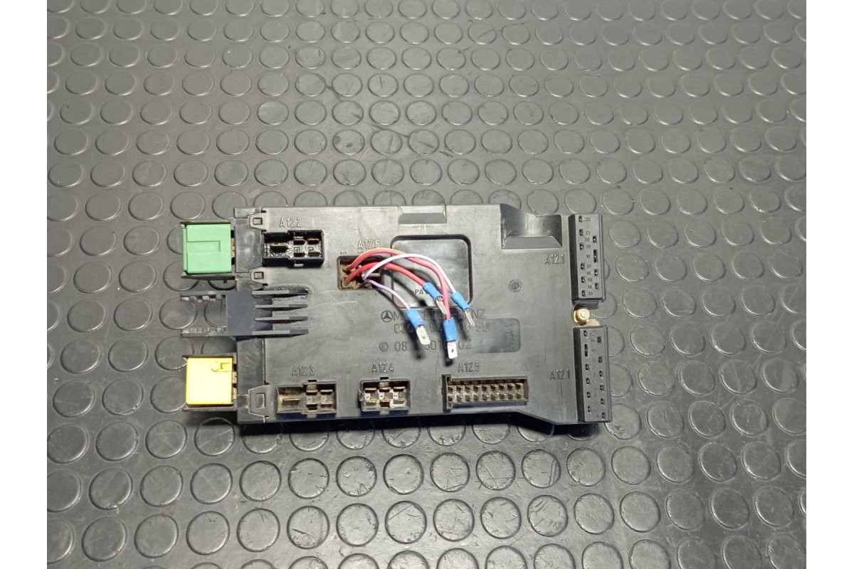 Recambio de caja reles / fusibles para mercedes-benz vito (w638) caja cerrada 2.3 diesel referencia OEM IAM 0005400650  
