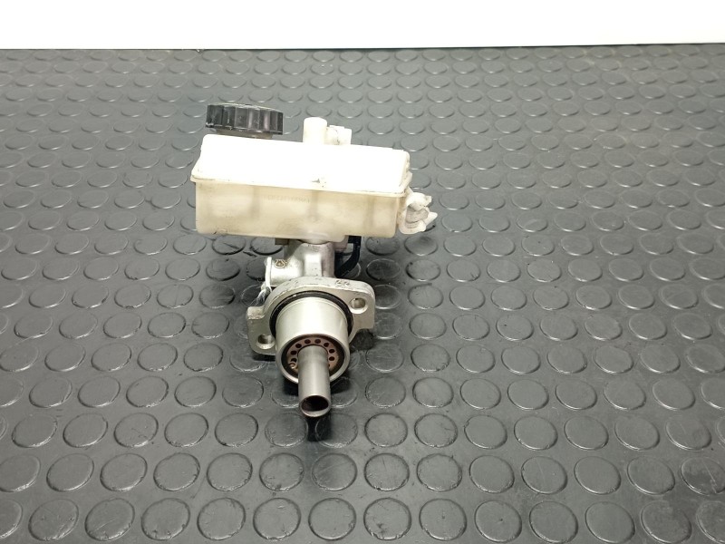 Recambio de bomba freno para peugeot 206 cc referencia OEM IAM 03350884271  