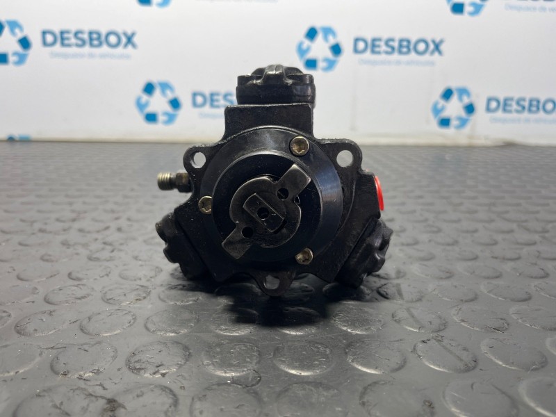 Recambio de bomba inyeccion para mercedes-benz sprinter 02.00  caja abierta 2.2 cdi referencia OEM IAM A6110700501  