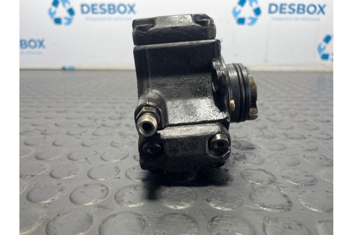 Recambio de bomba inyeccion para mercedes-benz sprinter 02.00  caja abierta 2.2 cdi referencia OEM IAM A6110700501  