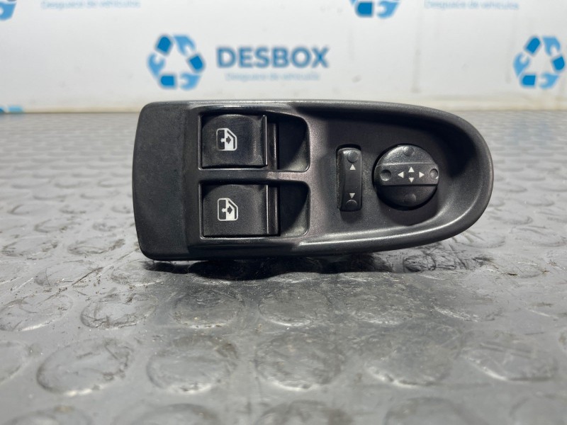 Recambio de mando elevalunas delantero izquierdo para iveco daily conf. paquetería (sommer) referencia OEM IAM 5801484207  
