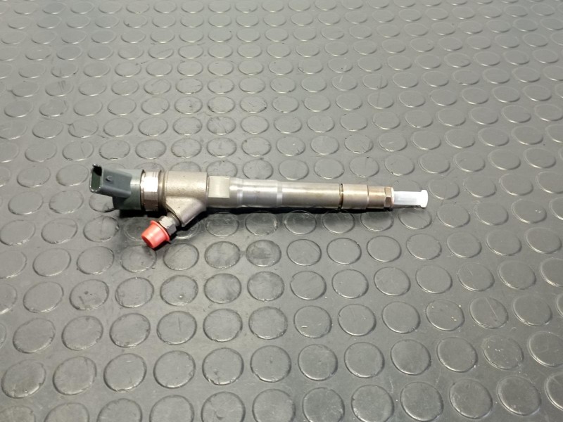 Recambio de inyector para iveco daily vi caja/chasis 33s15, 35s15, 35c15 referencia OEM IAM 504389548  