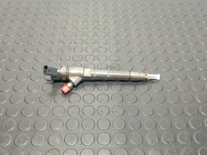 Recambio de inyector para iveco daily vi caja/chasis 33s15, 35s15, 35c15 referencia OEM IAM 504389548  