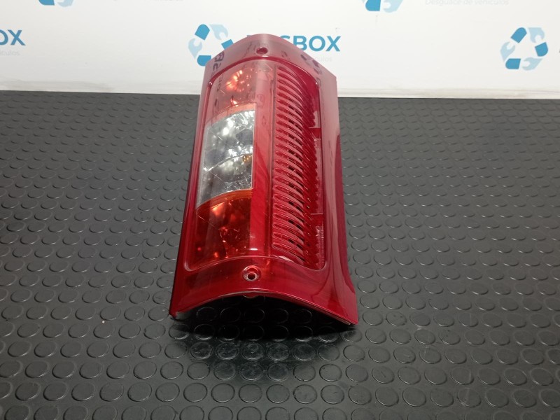 Recambio de piloto trasero derecho para fiat ducato autobús 2.0 jtd referencia OEM IAM 28392201  