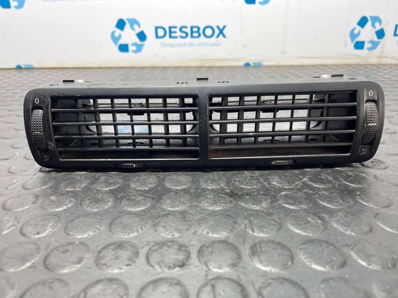 Recambio de rejilla aireadora para volkswagen passat berlina (3b2) referencia OEM IAM 3B0819728D  