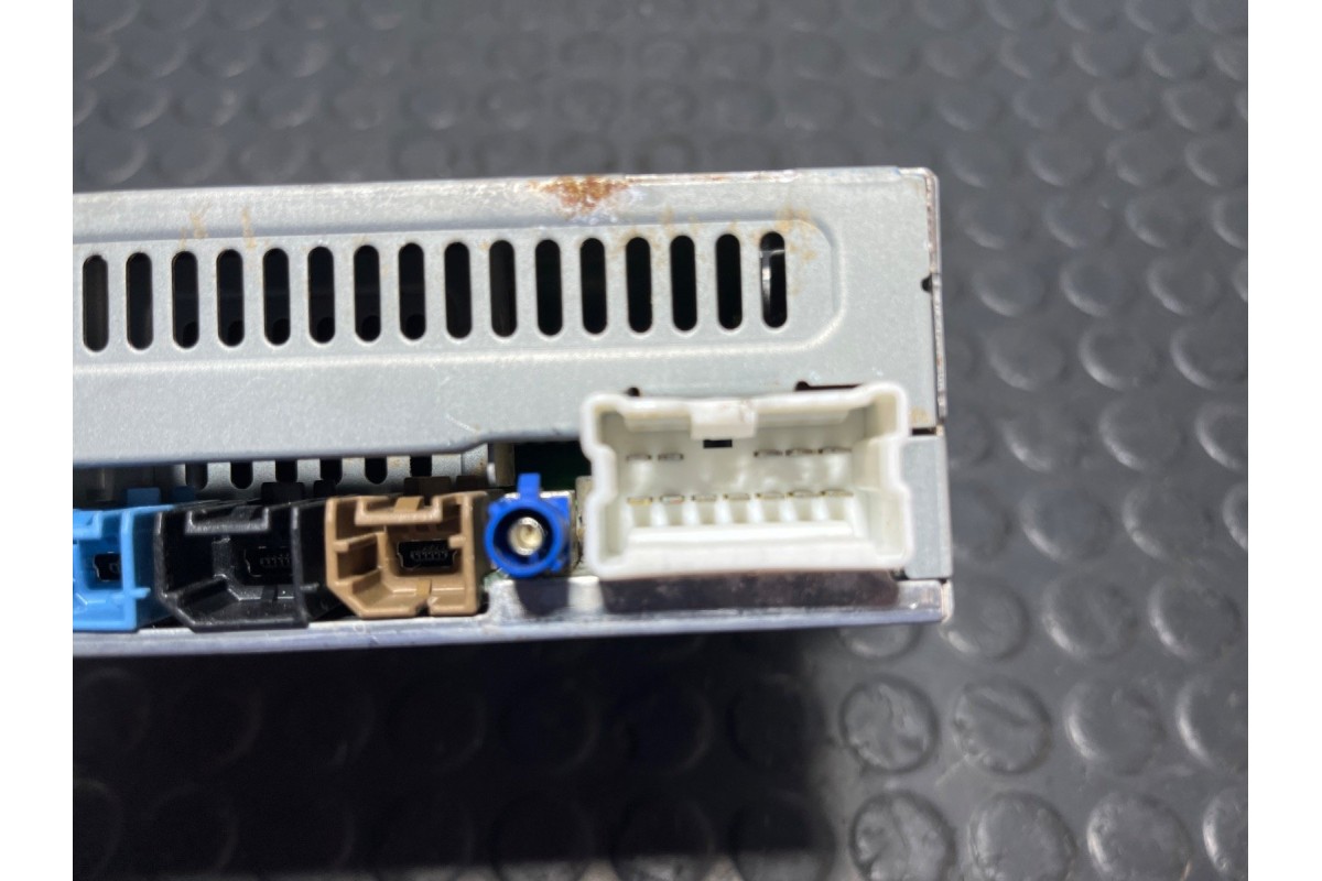 Recambio de sistema audio / radio cd para renault megane iv berlina 5p 1.5 dci referencia OEM IAM 281155981RA  