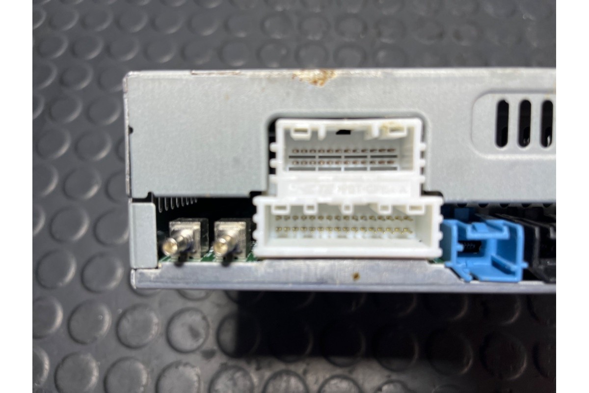 Recambio de sistema audio / radio cd para renault megane iv berlina 5p 1.5 dci referencia OEM IAM 281155981RA  