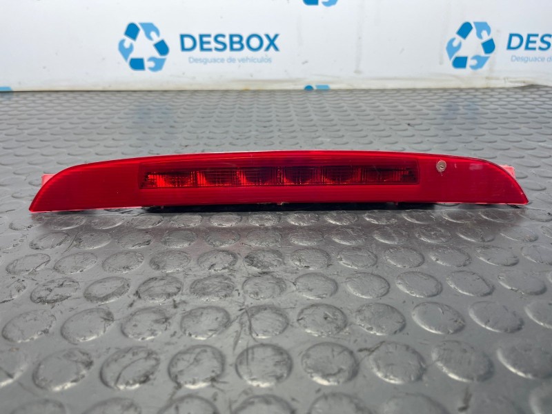 Recambio de luz central de freno para peugeot 308 confort referencia OEM IAM 9681481880  