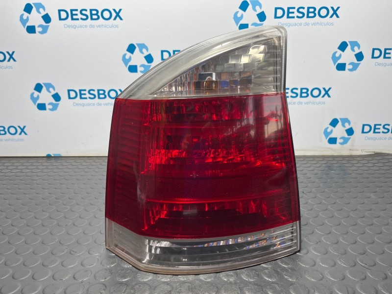 Recambio de piloto trasero izquierdo para opel vectra c berlina 1.8 gasolina referencia OEM IAM 13131001  