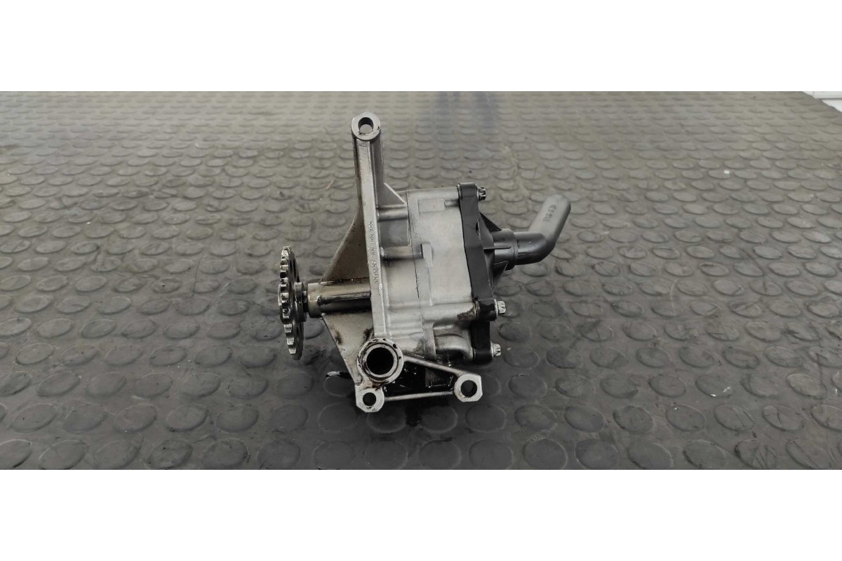 Recambio de bomba aceite para mercedes-benz vito caja cerrada 6.03  109 cdi compacto (639.601) referencia OEM IAM 6061810801  