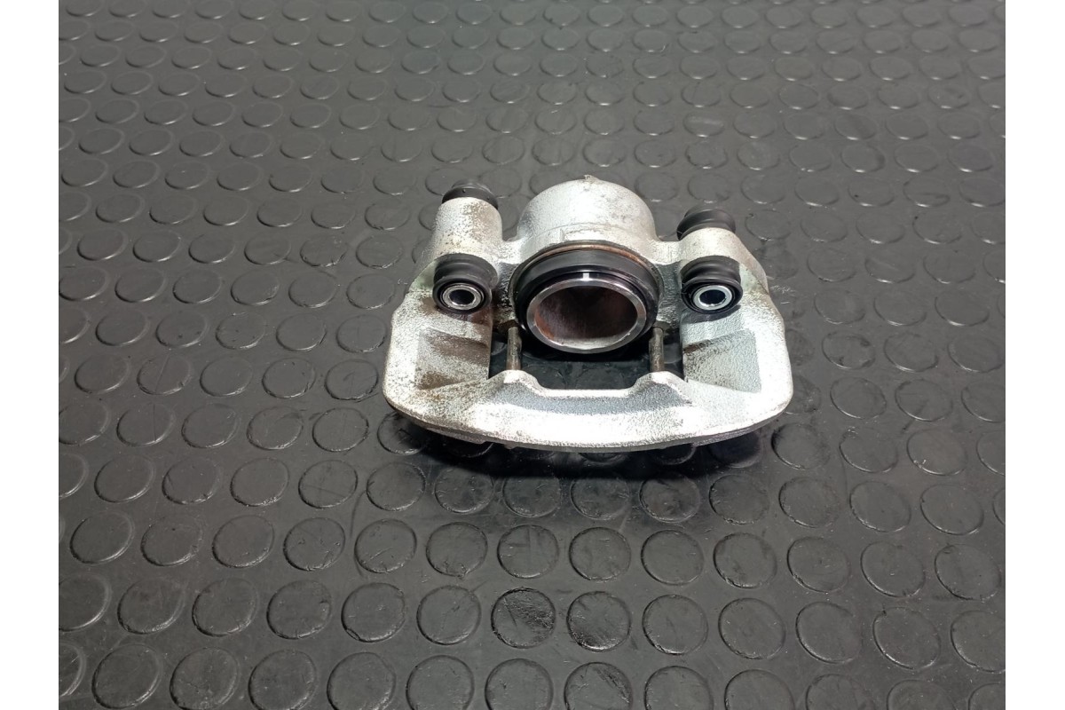 Recambio de pinza de freno delantera izquierda para piaggio (vespa) porter caja/chasis electric referencia OEM IAM 658279  