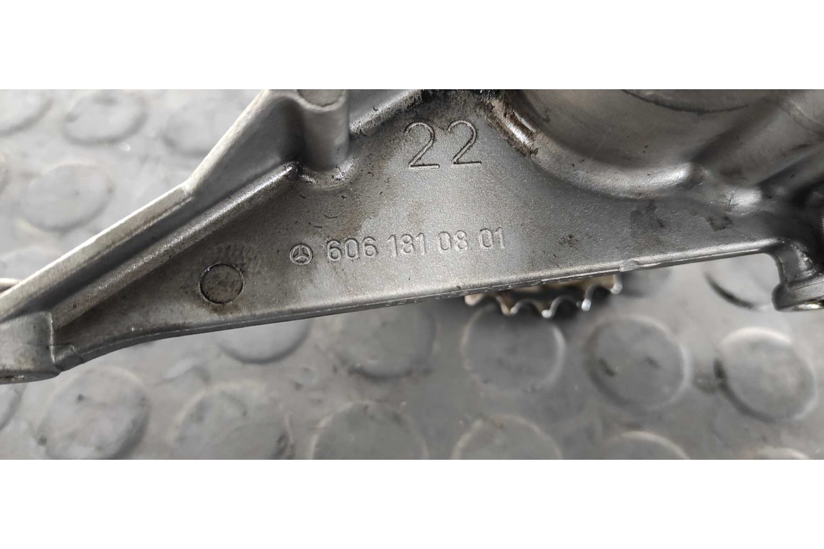 Recambio de bomba aceite para mercedes-benz vito caja cerrada 6.03  109 cdi compacto (639.601) referencia OEM IAM 6061810801  